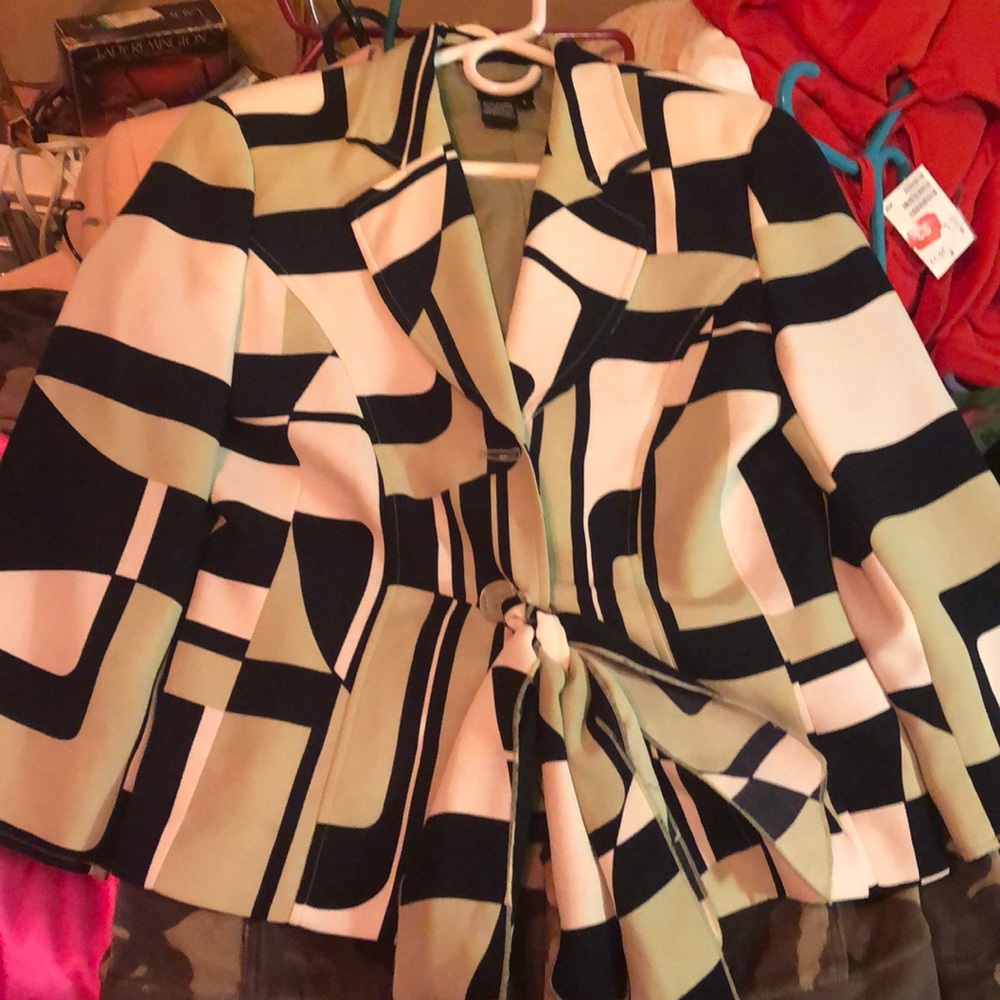 Chapter one brand size 6 abstract blazer 💚🤍🖤